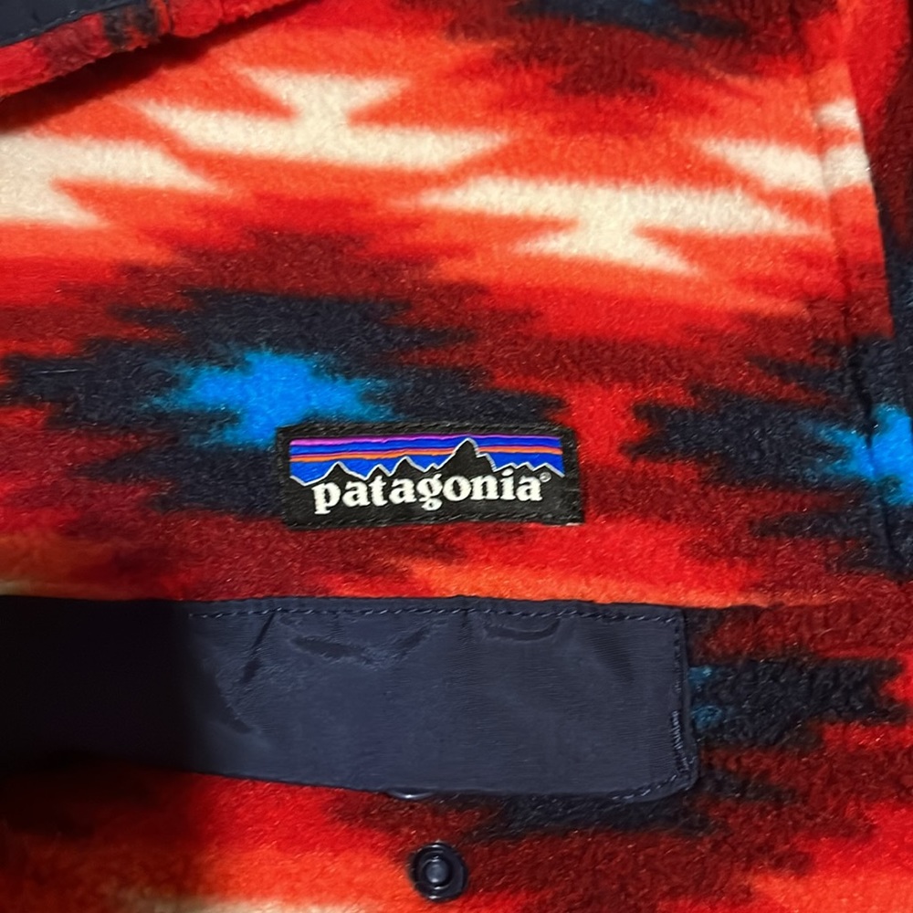 Patagonia synchilla fleece basically new southwest red orange blue and white - Picture 3 of 4